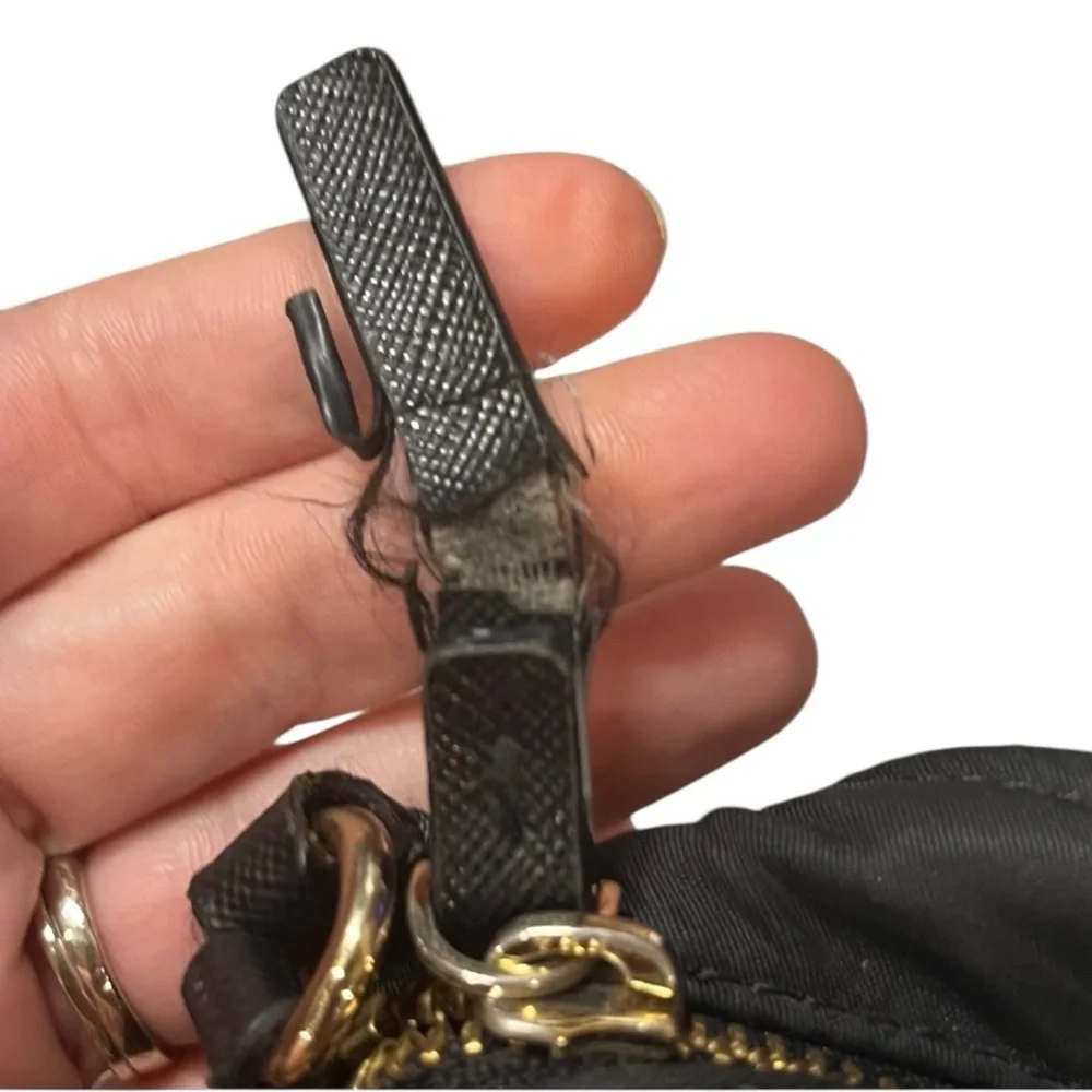 Kate Spade Nylon Crossbody Bag- zipper pull needs repair - Picture 6 of 7